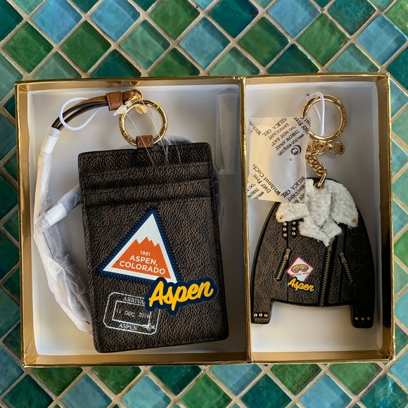 Michael Kors Handbags - New MK gift set 🎁